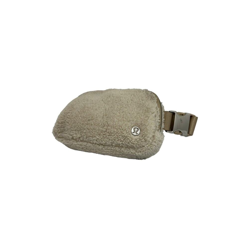 LULULEMON Everywhere FLEECE Belt Bag Natural Ivory Sherpa